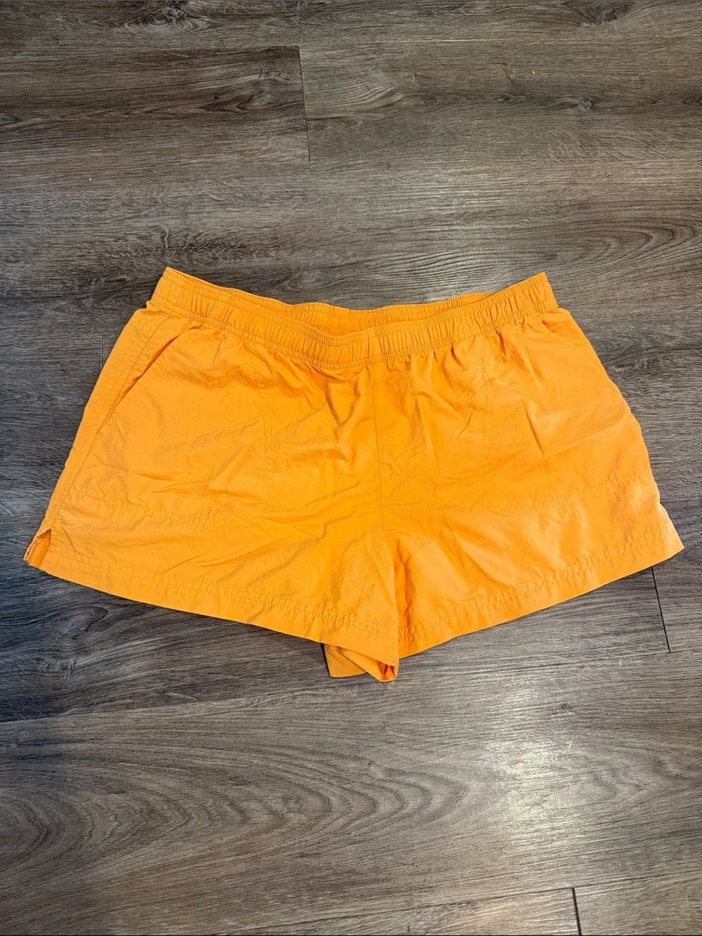 Columbia Sandy River Shorts Womens Size L in Orange Nylon Hiking Athletic